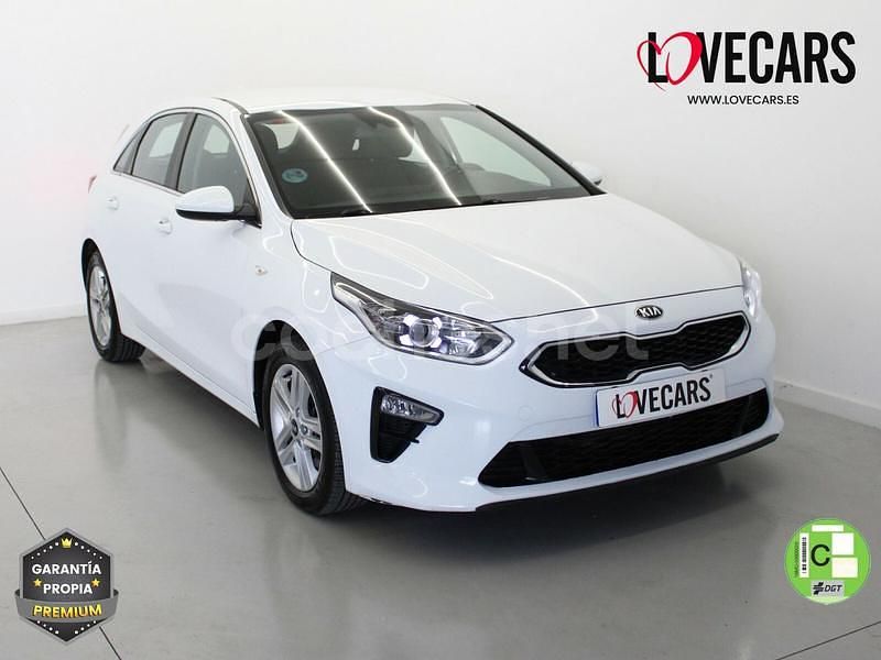 Blanco Usado 2021 Kia Ceed Utilitario | 15.700 € (Un poco caro) - Imagen 1/3