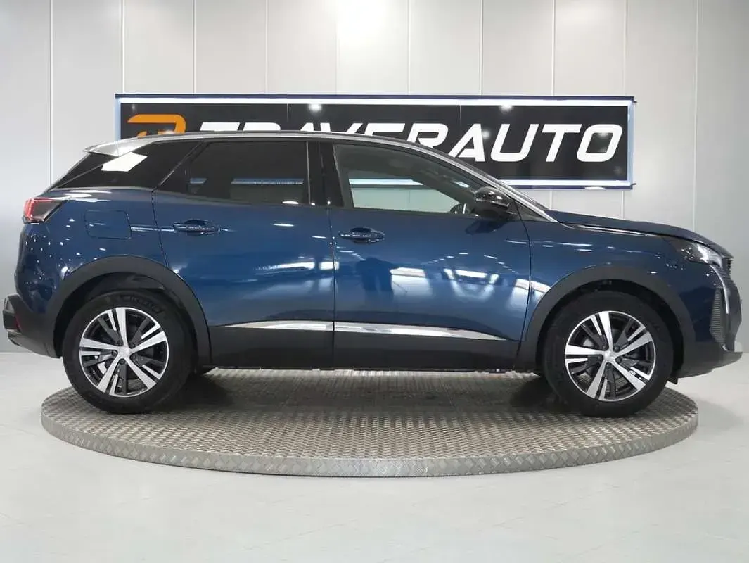 Begagnad Peugeot 3008 Allure 131 HK (96 kW) 2024 Blå SUV