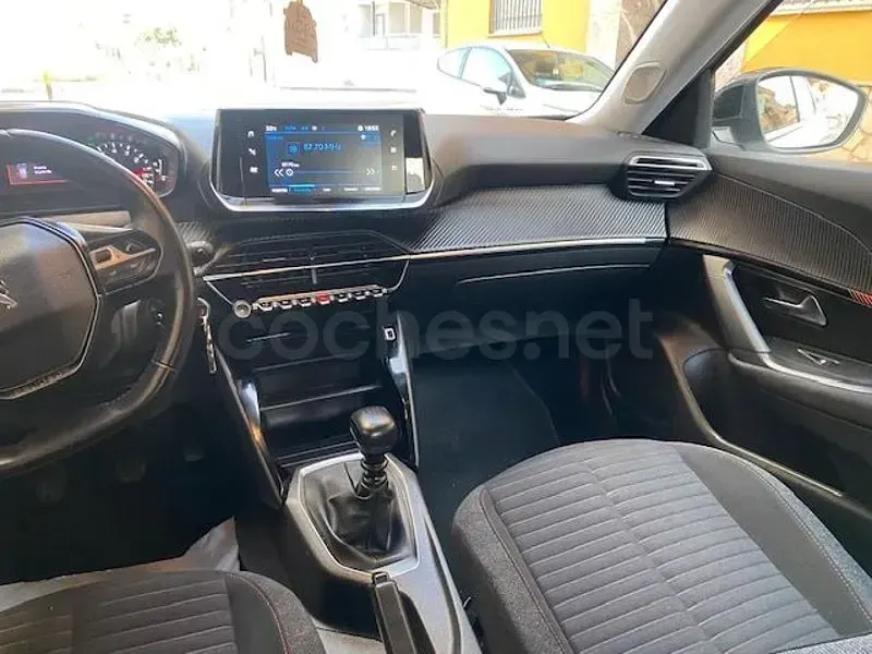 Usado Peugeot 2008 Active 110 CV (80 kW) 2022 Blanco SUV