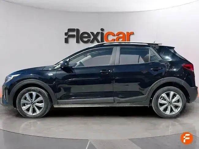 Usado Kia Stonic 84 CV (61 kW) 2024 Negro SUV