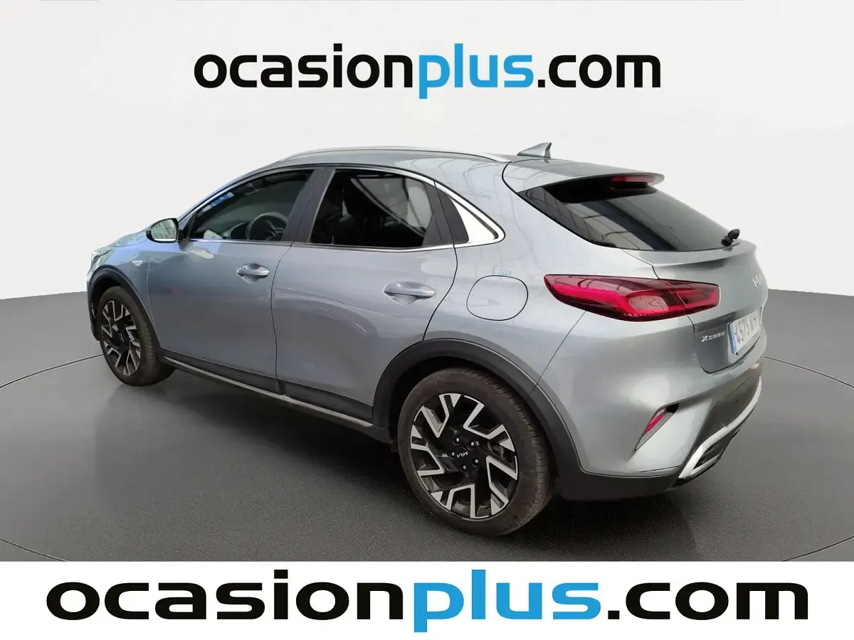 Usado Kia XCeed 101 CV (74 kW) 2025 Gris plata SUV