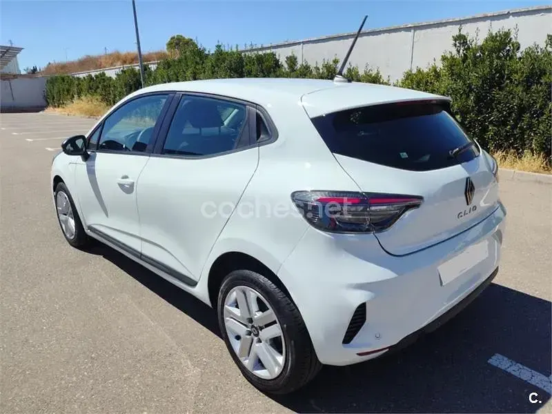 Usado Renault Clio V Evolution 100 CV (73 kW) 2025 Blanco Berlina