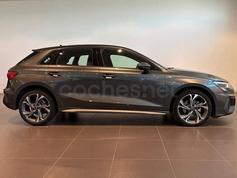 Usado Audi A3 S-Line 116 CV (85 kW) 2022 Gris / plata Berlina