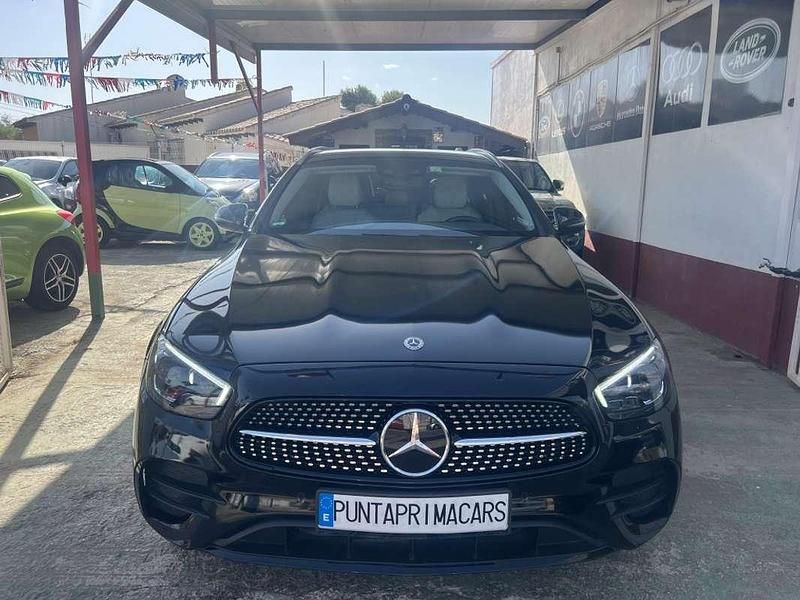 Usado Mercedes E200 197 CV (144 kW) 2021 Negro Familiar