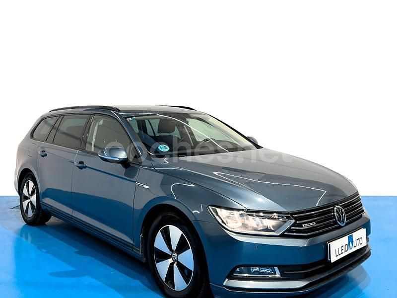 Usado VW Passat Edition 120 CV (88 kW) 2016 Gris / plata Familiar