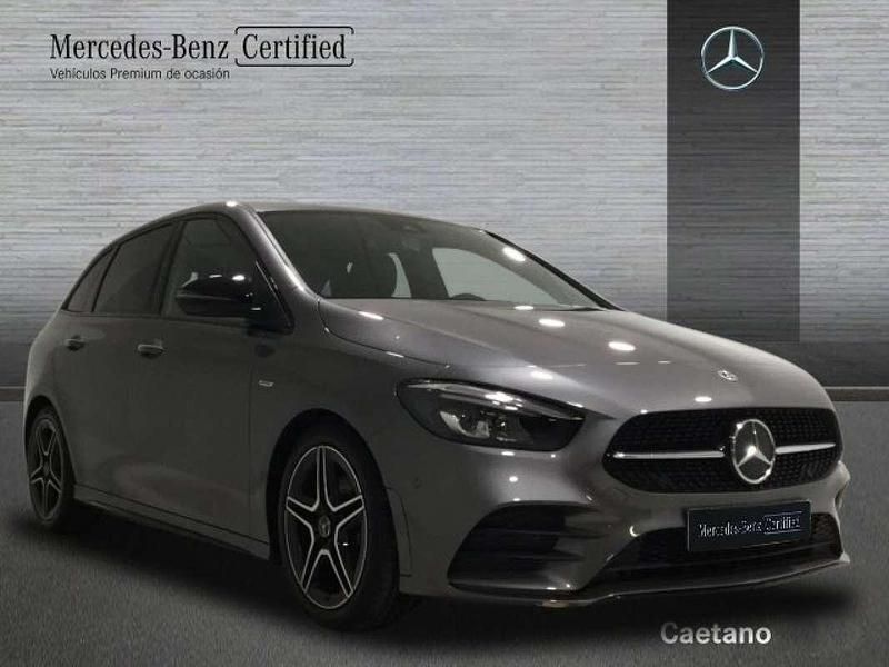 Usado Mercedes B200 150 CV (110 kW) 2021 Gris Monovolumen