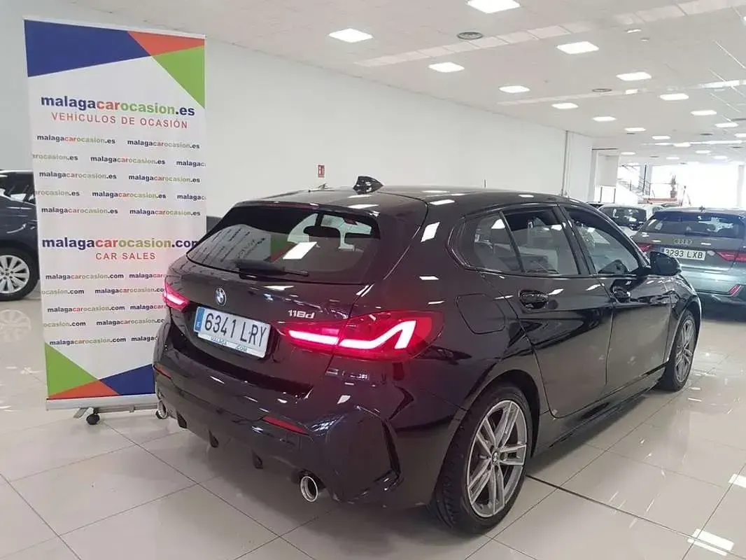 Usado BMW 118 150 CV (110 kW) 2021 Negro Utilitario