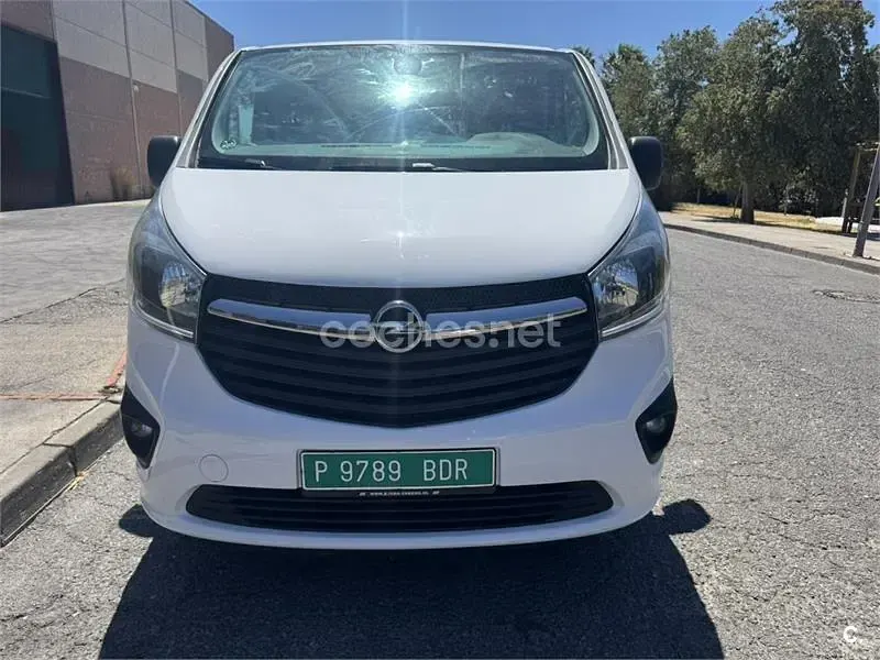 Usado Opel Vivaro 125 CV (91 kW) 2017 Blanco Monovolumen