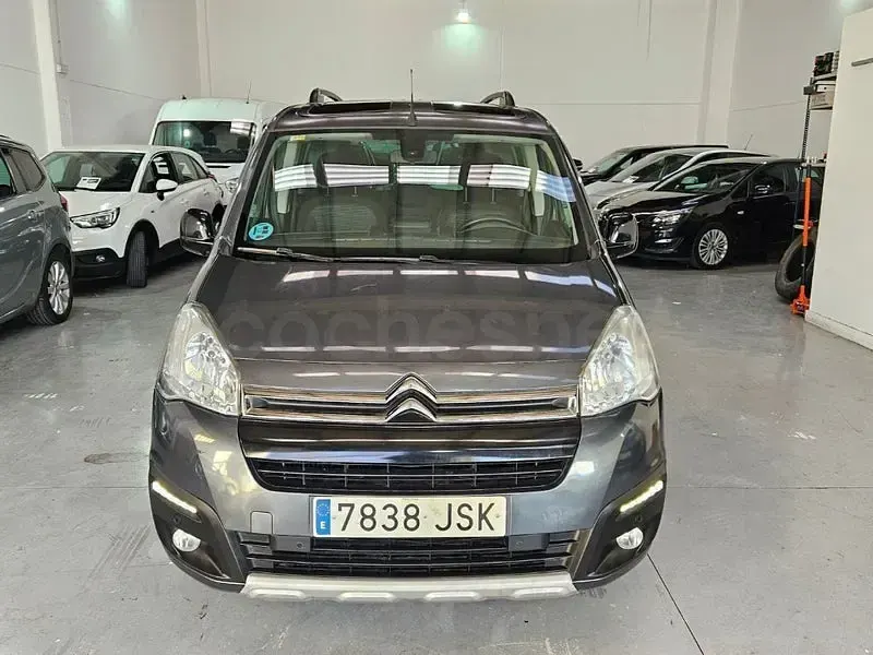 Usado Citroën Berlingo Feel 110 CV (80 kW) 2016 Gris / plata Monovolumen