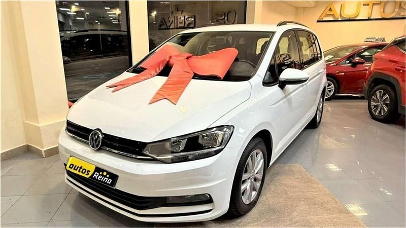 Usado VW Touran Advance 116 CV (85 kW) 2019 Blanco Monovolumen