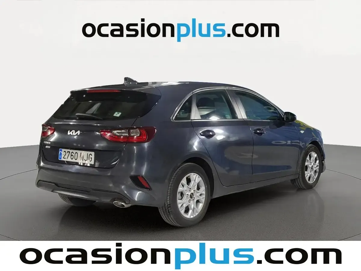Usado Kia Ceed 136 CV (100 kW) 2023 Gris Utilitario