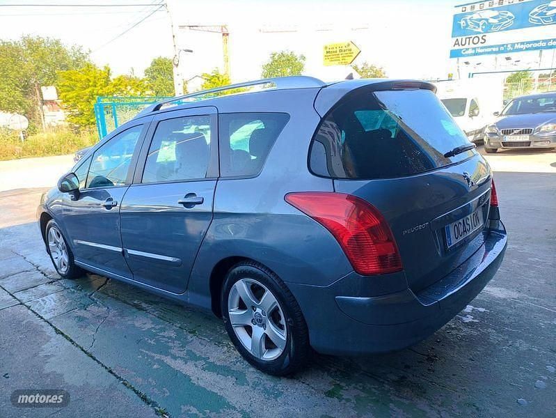 Usado Peugeot 308 SW 2011 Gris Familiar
