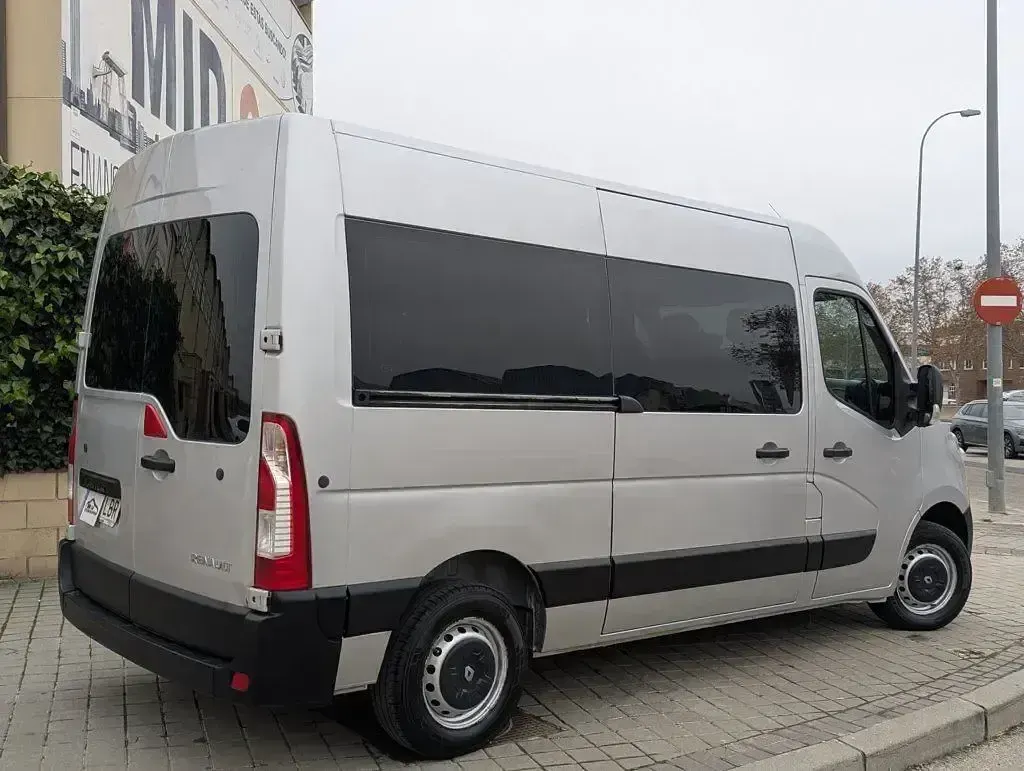 Usado Renault Master 150 CV (110 kW) 2019 Gris Berlina