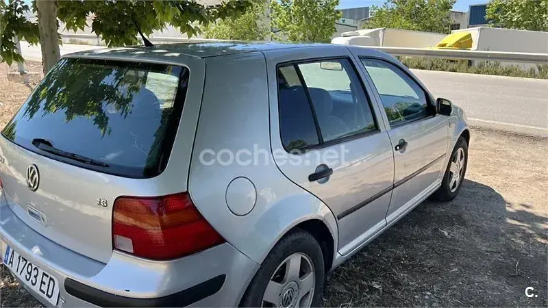 Usado VW Golf III Conceptline 100 CV (73 kW) 1999 Gris / plata Berlina