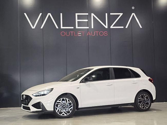 Usado Hyundai i30 N Line 96 CV (70 kW) 2025 Blanco Berlina