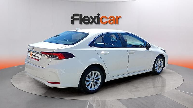 Usado Toyota Corolla Active 140 CV (102 kW) 2022 Blanco Berlina
