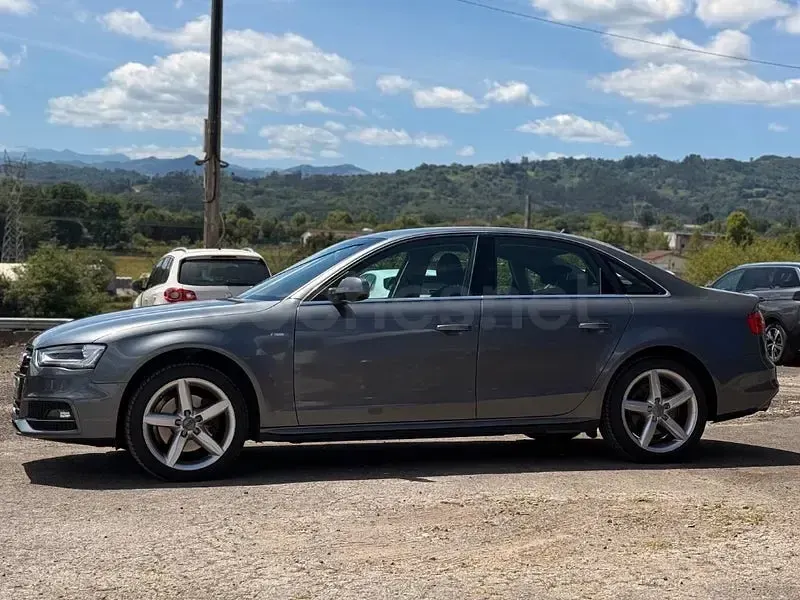 Usado Audi A4 S-Line 150 CV (110 kW) 2015 Gris / plata Berlina