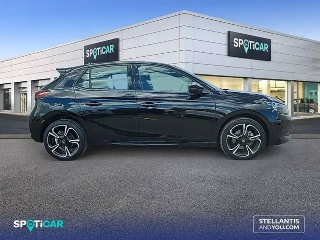 Usado Opel Corsa 110 CV (80 kW) 2025 Negro Utilitario