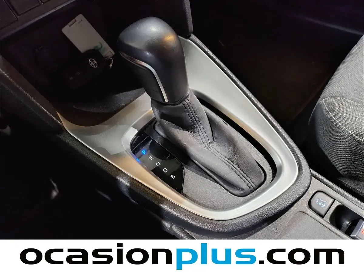 Usado Toyota Yaris Cross Business Edition 116 CV (85 kW) 2024 SUV