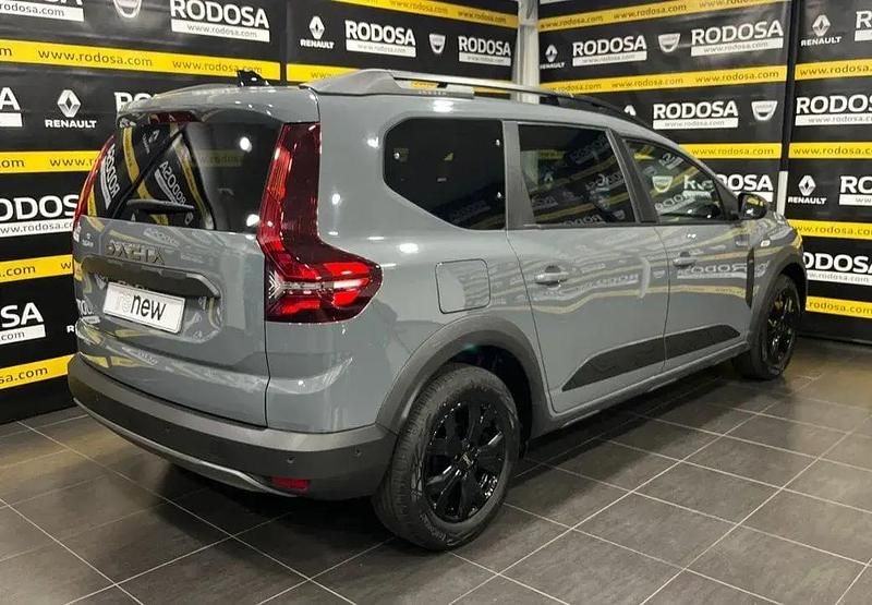 Usado Dacia Jogger Extreme 140 HP (102 kW) 2024 Verde Monovolume