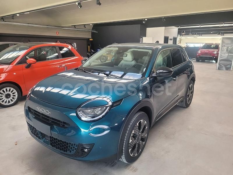 Verde Usado 2024 Fiat 600 La Prima SUV | 25.500 € (Un poco caro) - Imagen 1/4