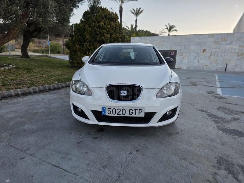 Usado Seat Leon Reference 102 CV (75 kW) 2010 Blanco Utilitario