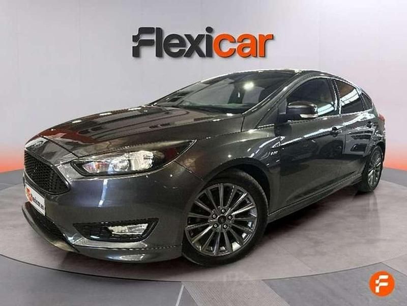 Używany Ford Focus ST-Line 125 KM (91 kW) 2017 Szary Hatchback