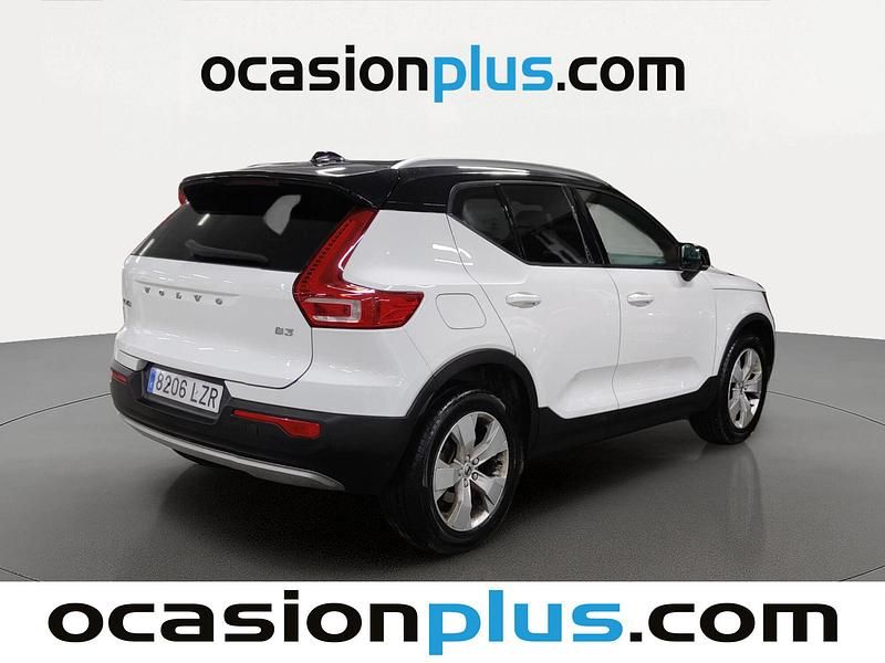 Usado Volvo XC40 Momentum 163 CV (119 kW) 2022 Blanco SUV