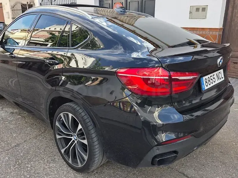 Usado BMW X6 M50 381 HP (280 kW) 2018 Preto SUV