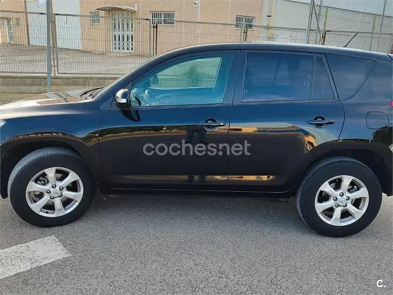 Usado Toyota RAV4 Active 150 CV (110 kW) 2011 Negro SUV