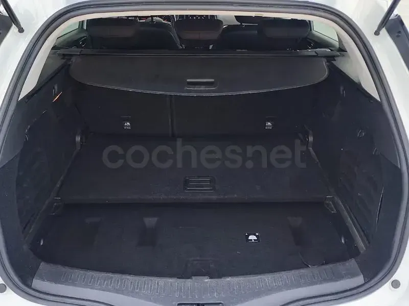 Usado Renault Mégane GrandTour Business 115 CV (84 kW) 2022 Blanco Familiar