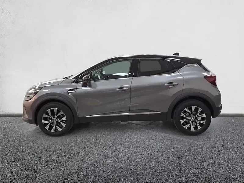 Usado Renault Captur Techno 140 CV (102 kW) 2023 Gris SUV