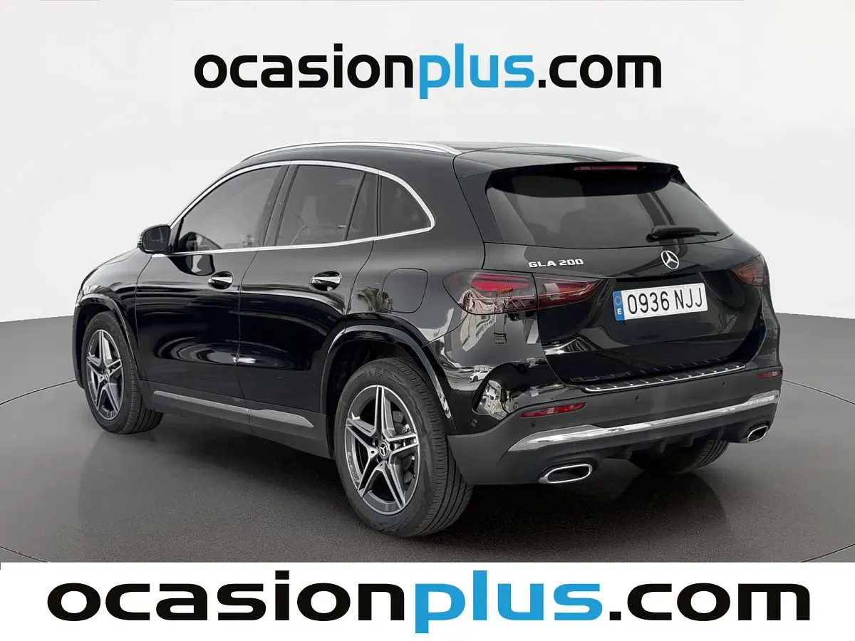 Usado Mercedes GLA200 AMG 163 CV (119 kW) 2025 Negro SUV
