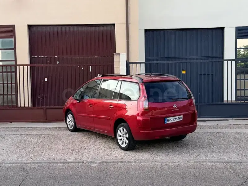 Usado Citroën Grand C4 Picasso Tonic 112 CV (82 kW) 2013 Granate Monovolumen