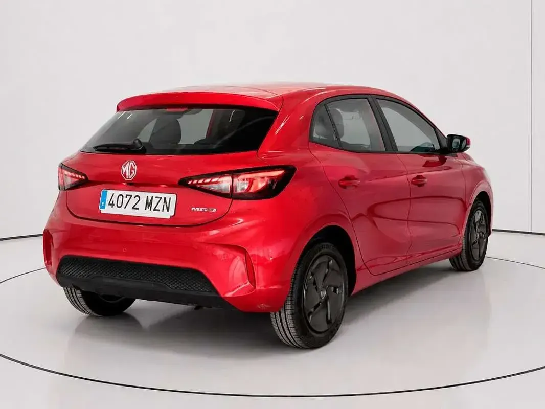 Usado MG MG3 116 CV (85 kW) 2025 Rojo Utilitario