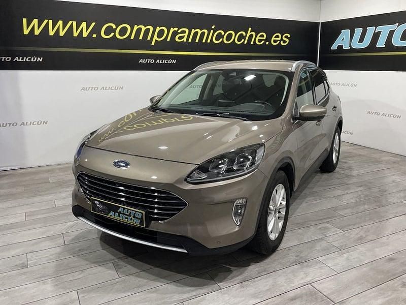Usado Ford Kuga Titanium 120 CV (88 kW) 2021 Gris / plata SUV