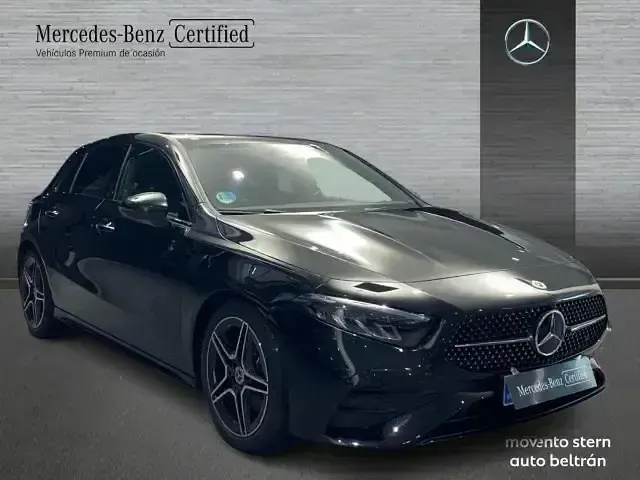 Usado Mercedes A180 Advanced 136 CV (100 kW) 2025 Negro noche Utilitario