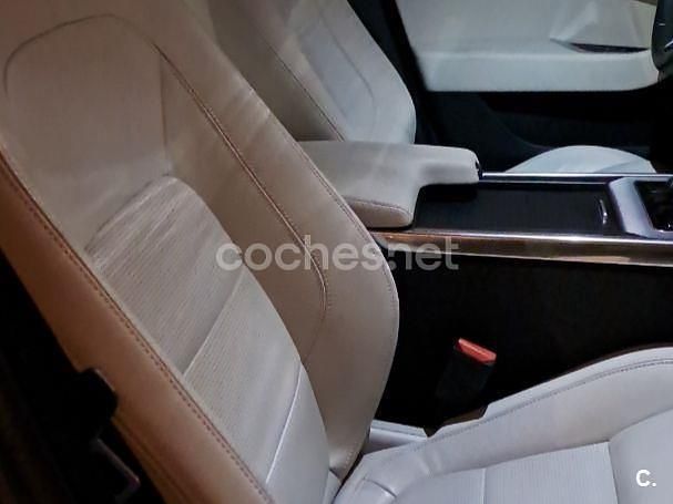 Usado Jaguar XE R-Dynamic 180 CV (132 kW) 2019 Negro Berlina