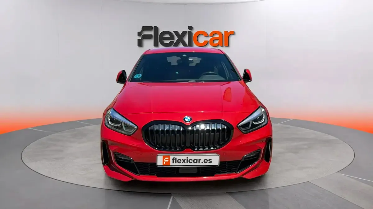 Usado BMW 118 136 CV (100 kW) 2023 Rojo Utilitario