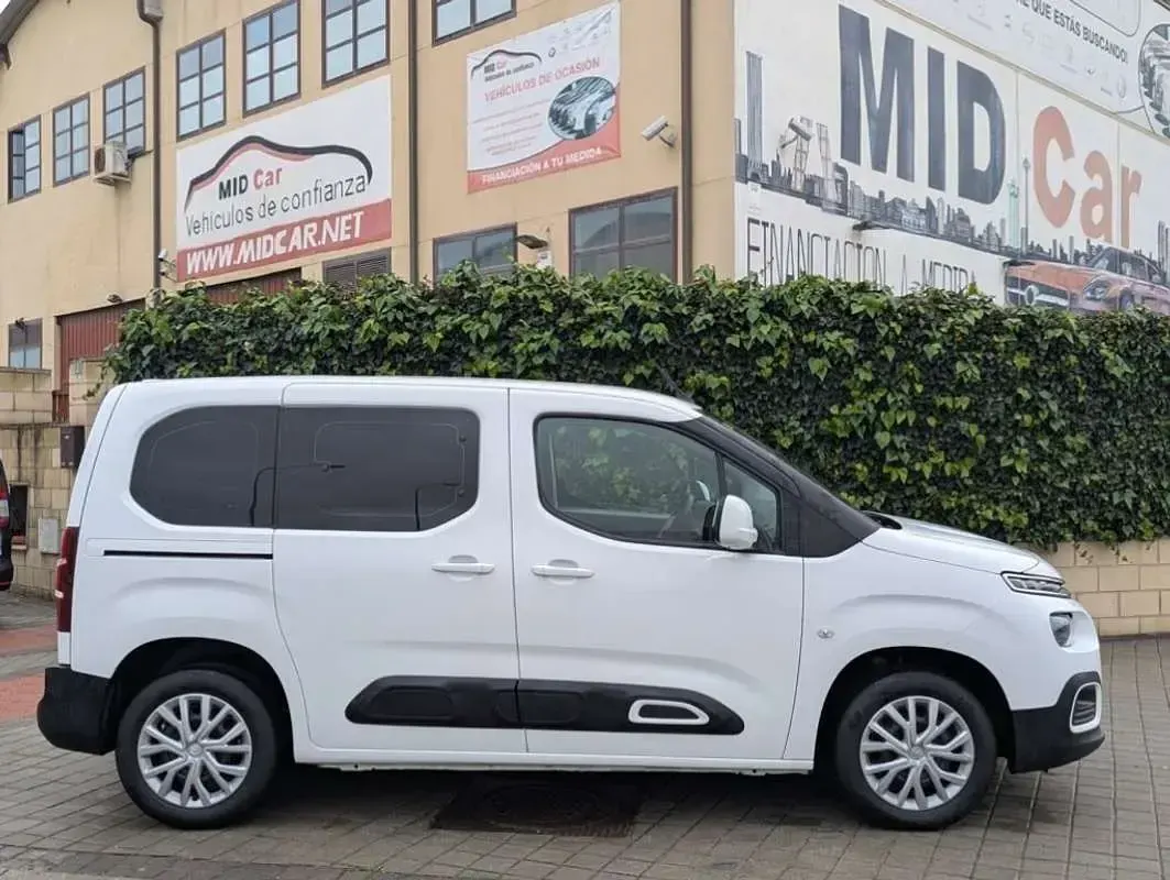 Usado Citroën Berlingo Feel 102 CV (75 kW) 2020 Blanco Monovolumen