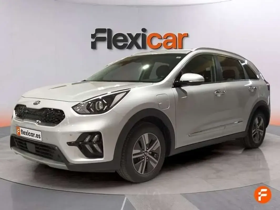 Usado Kia Niro 141 CV (103 kW) 2020 Gris SUV