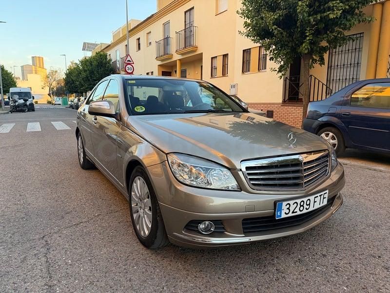 Usado Mercedes C220 Elegance 170 CV (125 kW) 2007 Beige Berlina