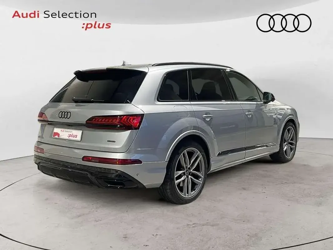 Usado Audi Q7 462 CV (339 kW) 2024 Plateado SUV