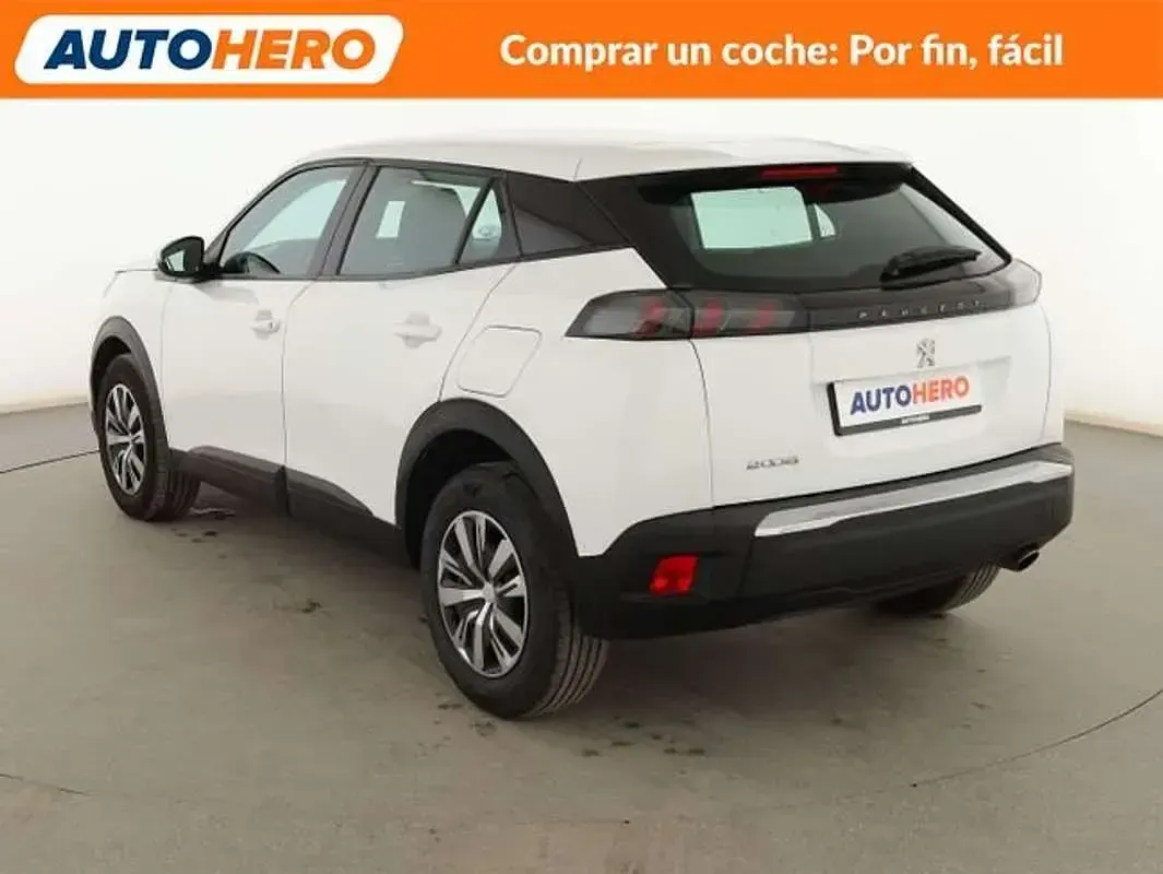 Usado Peugeot 2008 Active 110 CV (80 kW) 2021 Blanco SUV