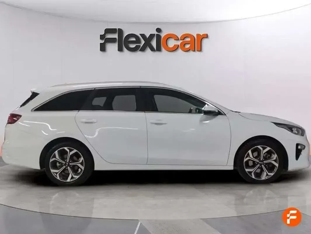 Usado Kia Ceed 137 CV (100 kW) 2021 Blanco Utilitario