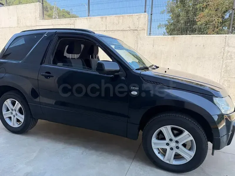 Usado Suzuki Grand Vitara 129 CV (94 kW) 2006 Negro SUV