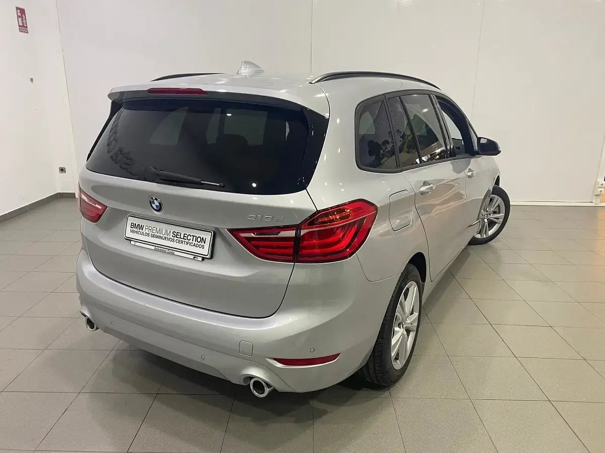 Usado BMW 218 Gran Tourer Performance 150 CV (110 kW) 2021 Gris plata Monovolumen