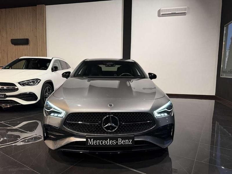 Usado Mercedes CLA220 190 CV (139 kW) 2025 Gris Berlina