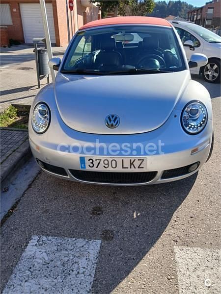 Usado VW New Beetle Cabriolet 105 CV (77 kW) 2006 Gris / plata Descapotable