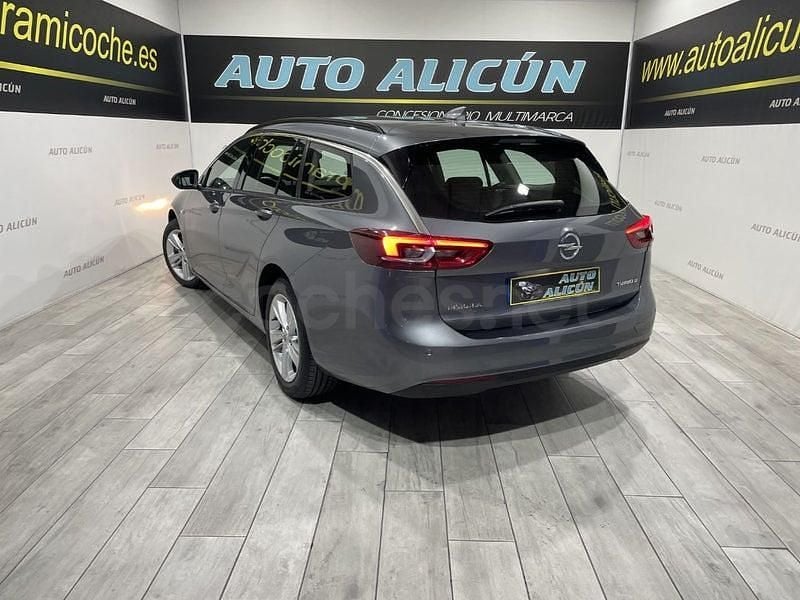 Usado Opel Insignia Business 136 CV (100 kW) 2018 Gris / plata Familiar